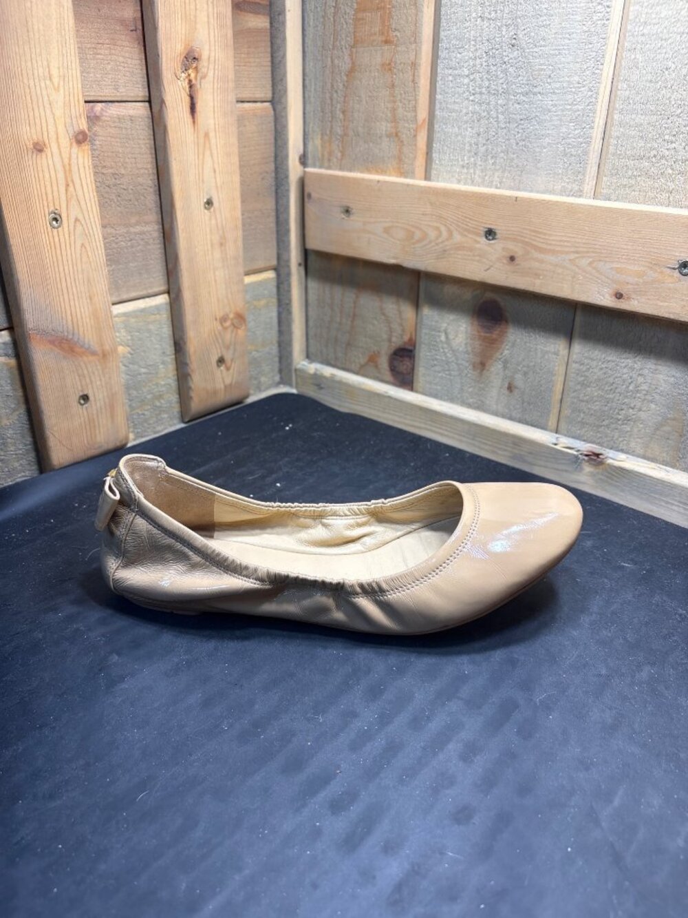 Cole Haan Womens Shoes Code D41381 Beige Patent Leather Flats US 8.5B, EU 39 - Picture 5 of 9
